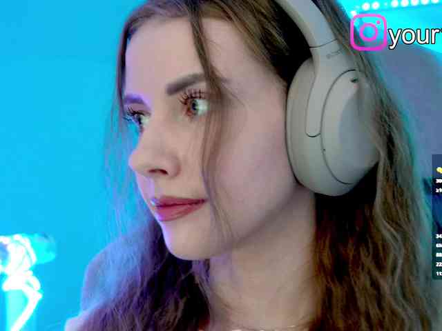 VikkiExtraCheese webcam