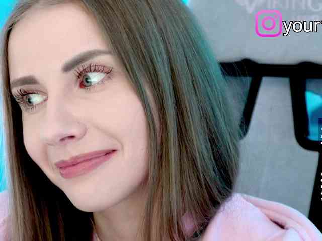 VikkiExtraCheese webcam
