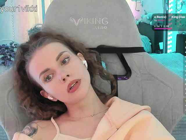 VikkiExtraCheese webcam