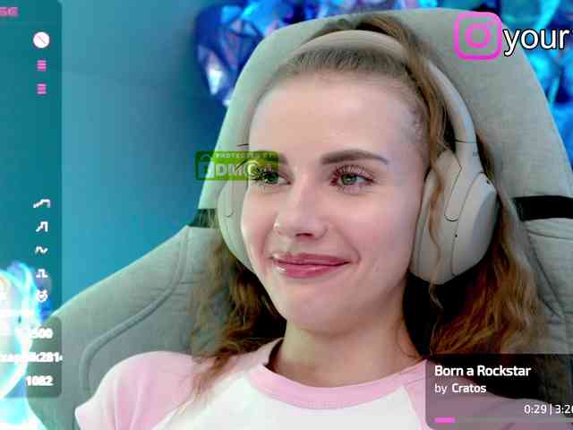 VikkiExtraCheese webcam