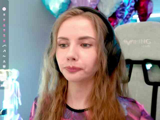 VikkiExtraCheese webcam