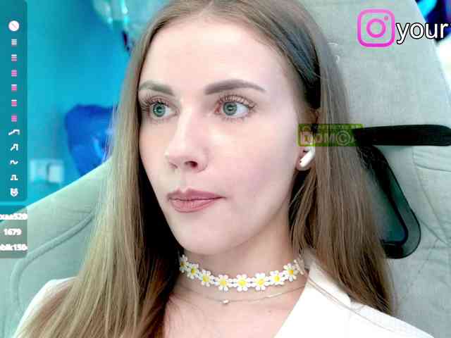 nude chat room -VikkiL0vesCheese-