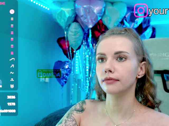 VikkiExtraCheese webcam