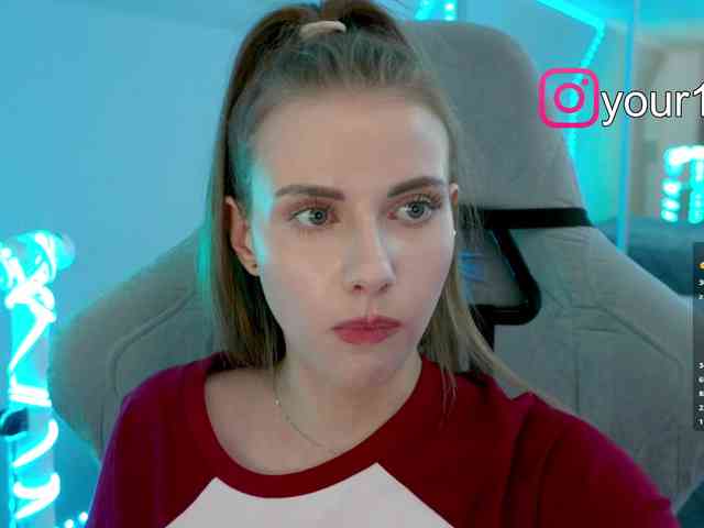 -VikkiL0vesCheese- -VikkiL0vesCheese-