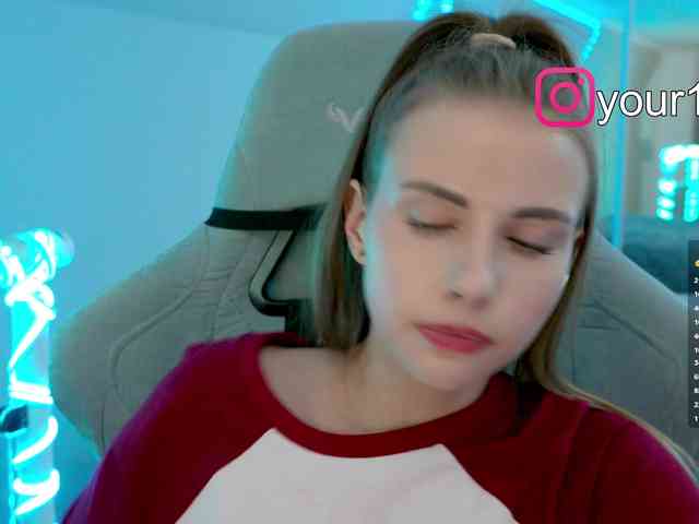 -VikkiL0vesCheese- -VikkiL0vesCheese-