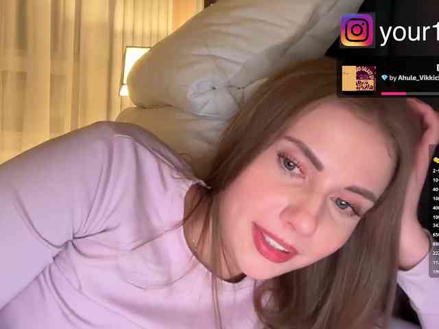 VikkiExtraCheese webcam