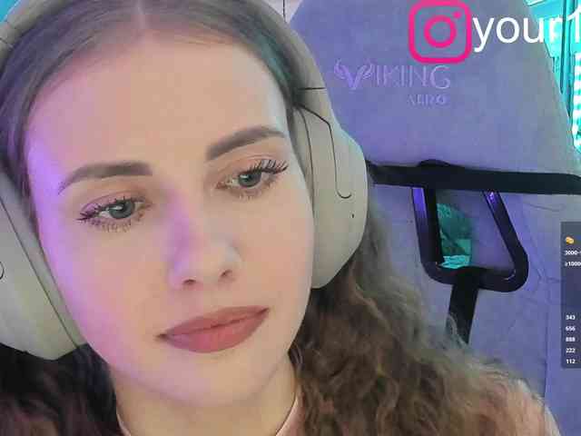 VikkiExtraCheese webcam