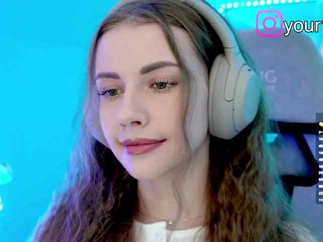 VikkiExtraCheese webcam