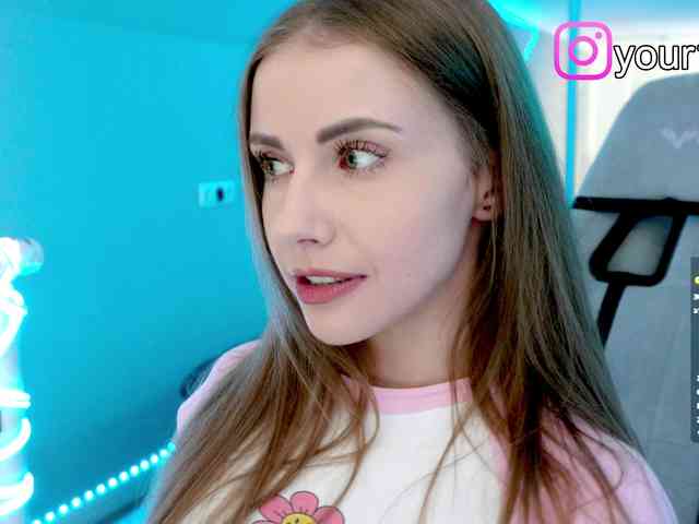 VikkiExtraCheese webcam