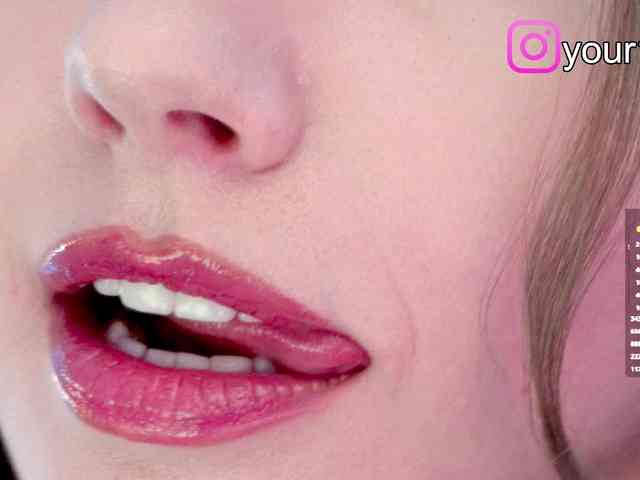 VikkiExtraCheese webcam