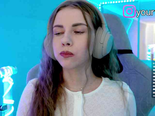 VikkiExtraCheese