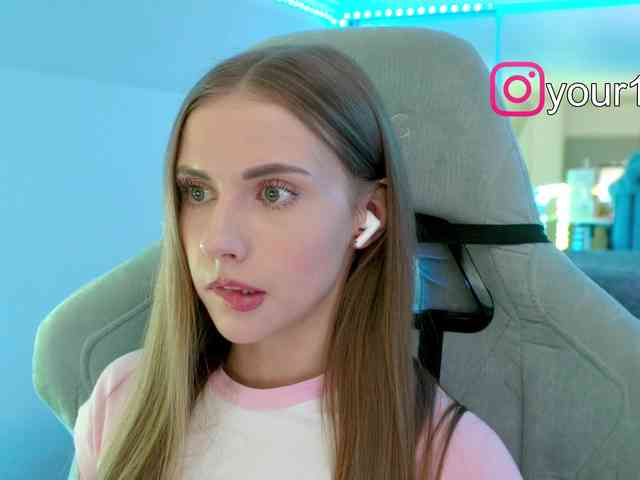 VikkiExtraCheese webcam