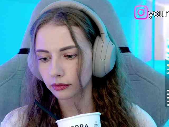 VikkiExtraCheese webcam