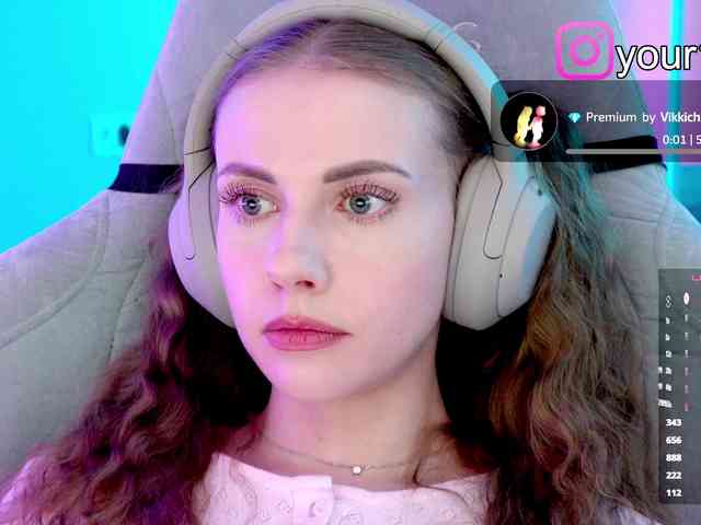 -VikkiL0vesChees... Live Webcam on BongaCams