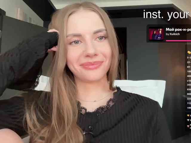 VikkiExtraCheese webcam