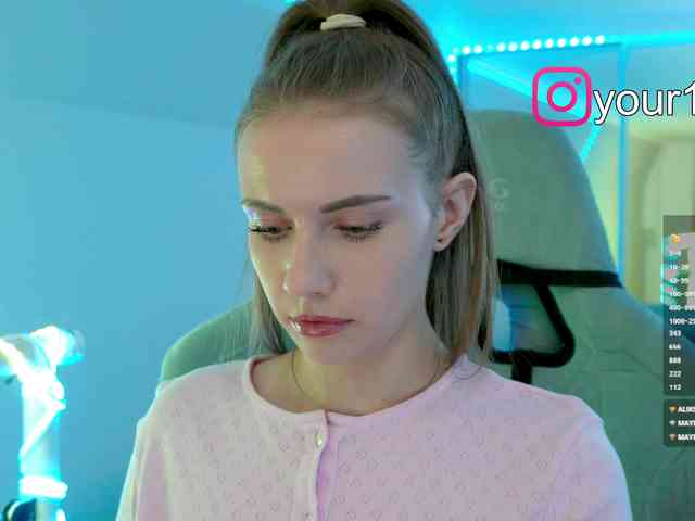 VikkiExtraCheese webcam