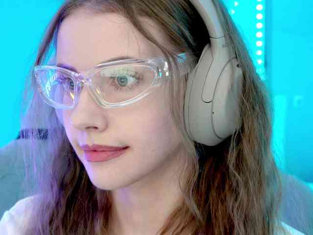 VikkiExtraCheese webcam