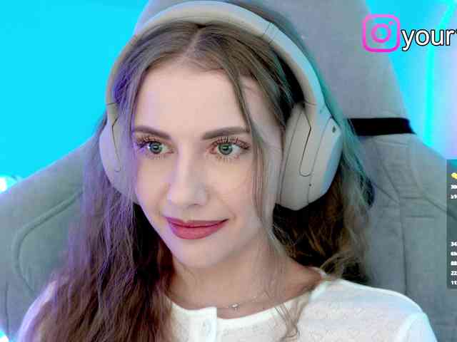 VikkiExtraCheese webcam