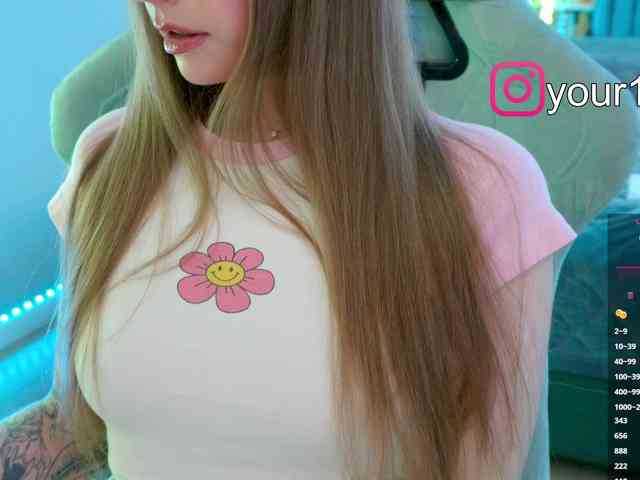 VikkiExtraCheese webcam