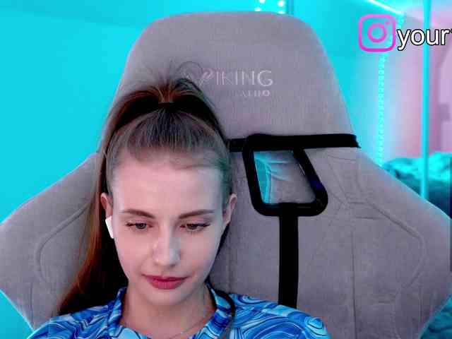 VikkiExtraCheese webcam