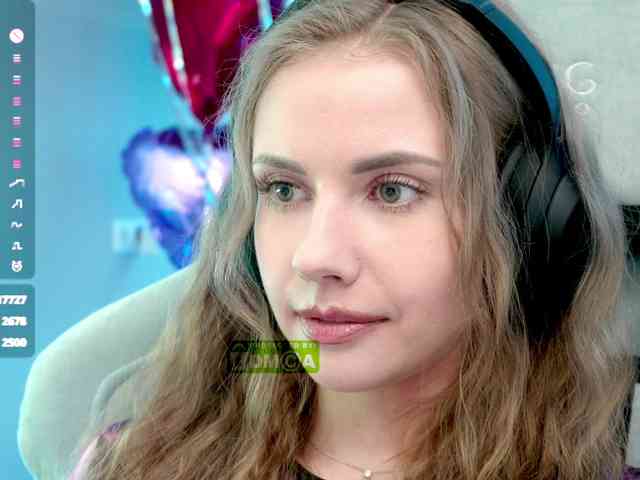 adult cam -VikkiL0vesCheese-