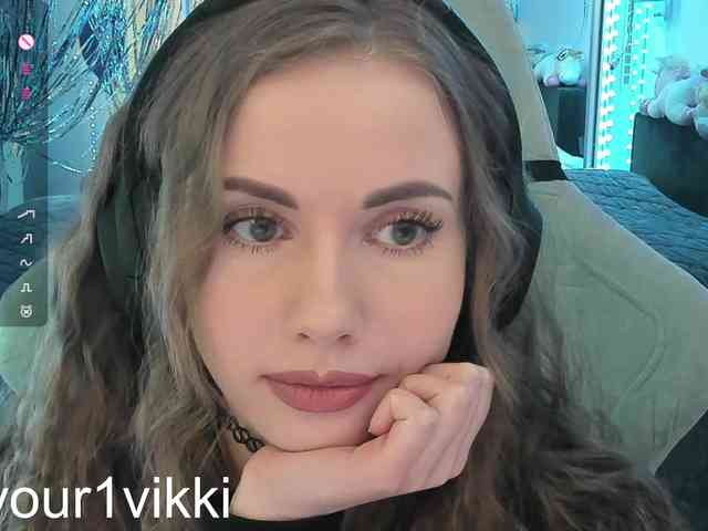 -VikkiL0vesChees... Live Webcam on BongaCams