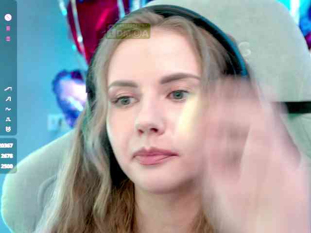 VikkiExtraCheese webcam