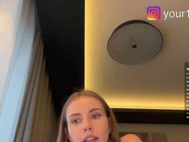 VikkiExtraCheese webcam