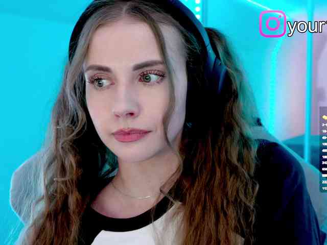 VikkiExtraCheese webcam