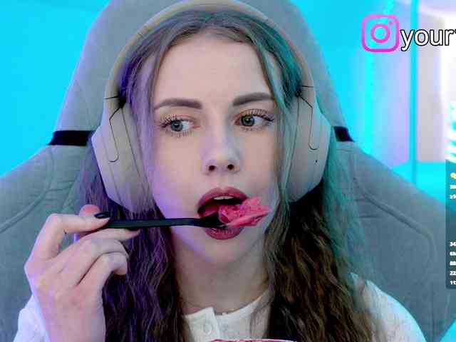 VikkiExtraCheese webcam