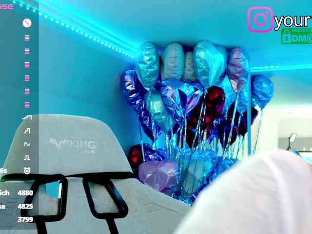 VikkiExtraCheese webcam