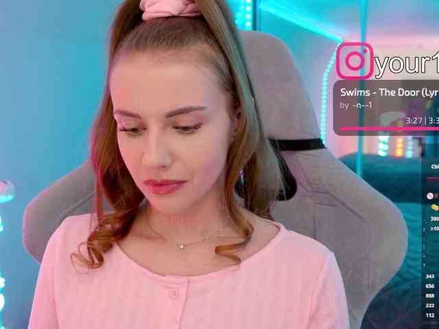 VikkiExtraCheese webcam