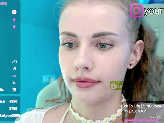VikkiExtraCheese webcam