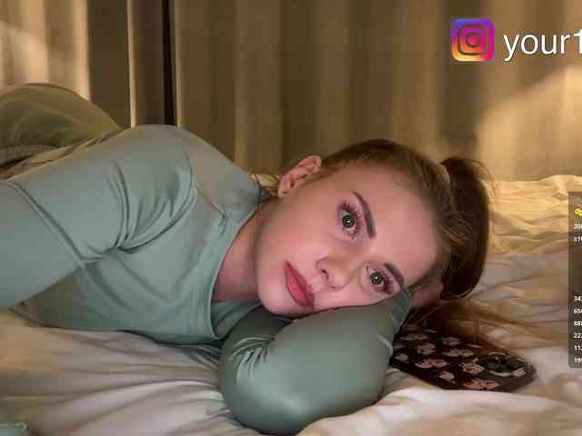 VikkiExtraCheese webcam