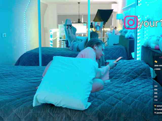 VikkiExtraCheese webcam