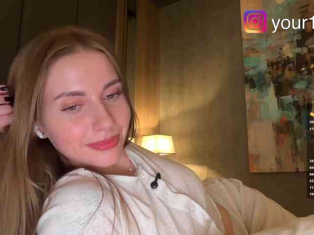 -VikkiL0vesChees... Live Webcam on BongaCams