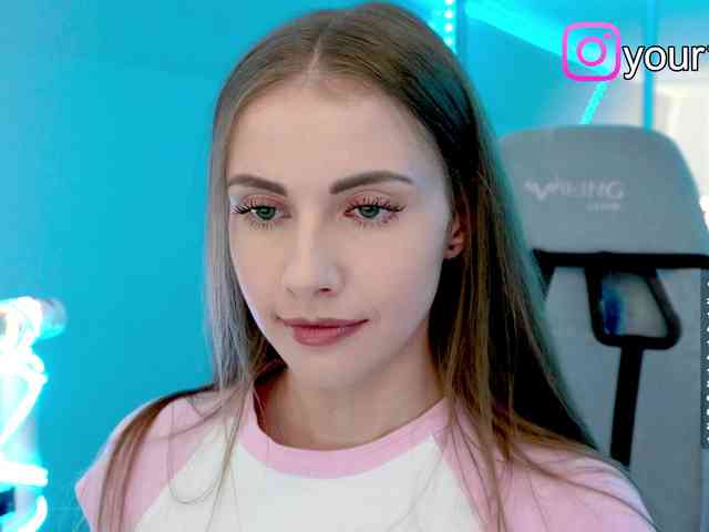 VikkiExtraCheese webcam