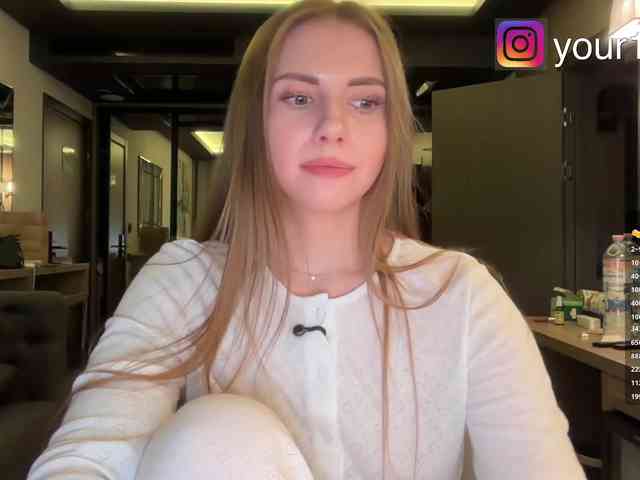 -VikkiL0vesChees... Live Webcam on BongaCams