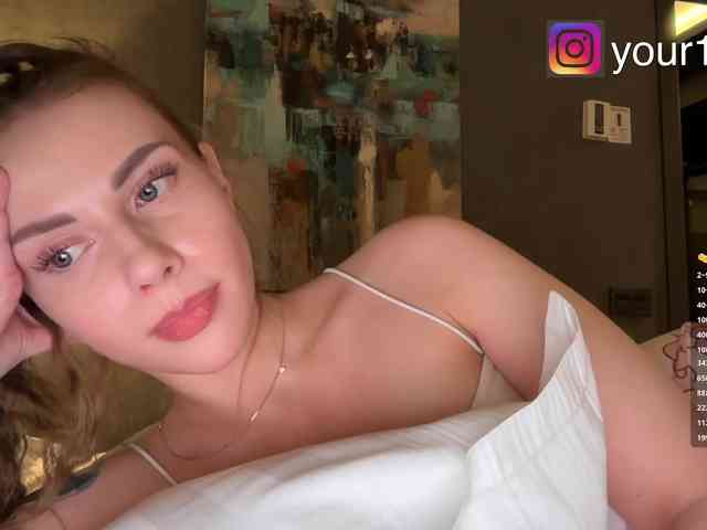 VikkiExtraCheese webcam