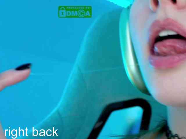 VikkiExtraCheese webcam