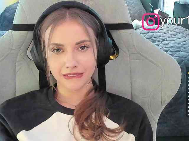 -VikkiL0vesCheese- -VikkiL0vesCheese-