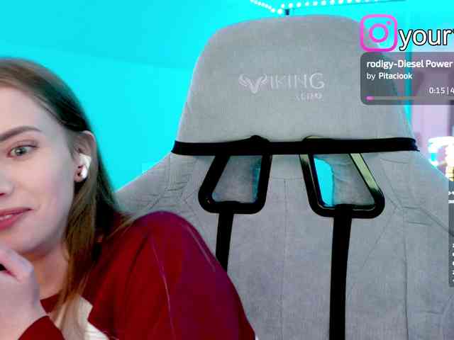 VikkiExtraCheese webcam