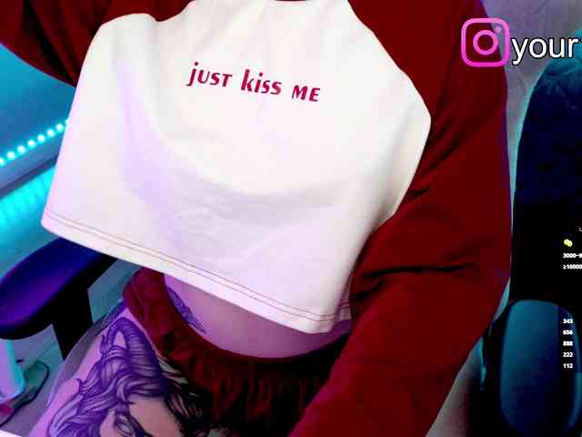 VikkiExtraCheese webcam