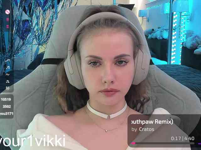 -VikkiL0vesCheese-