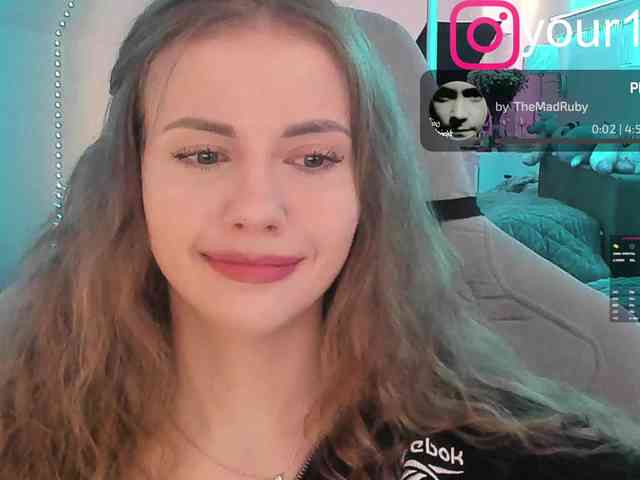 VikkiExtraCheese webcam