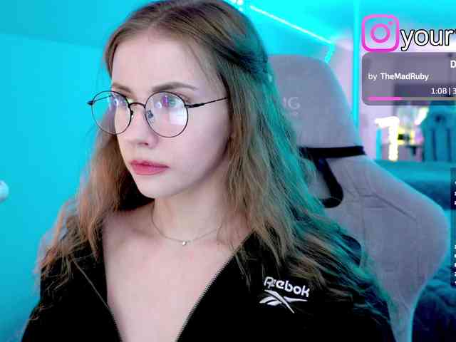 VikkiExtraCheese webcam