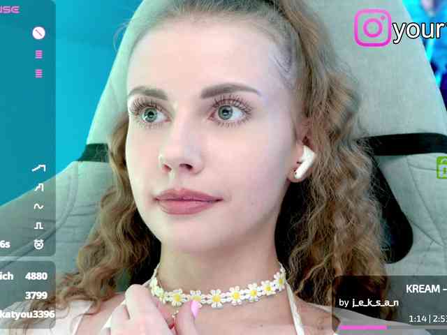 VikkiExtraCheese webcam