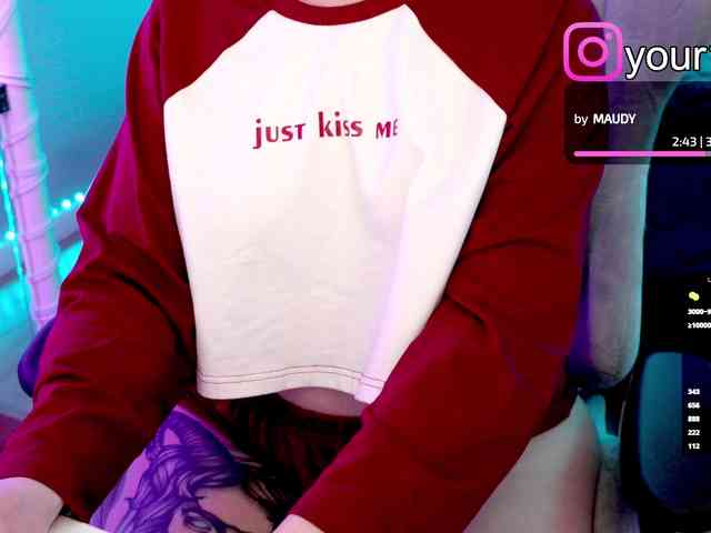 VikkiExtraCheese webcam