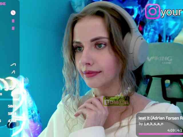 VikkiExtraCheese webcam