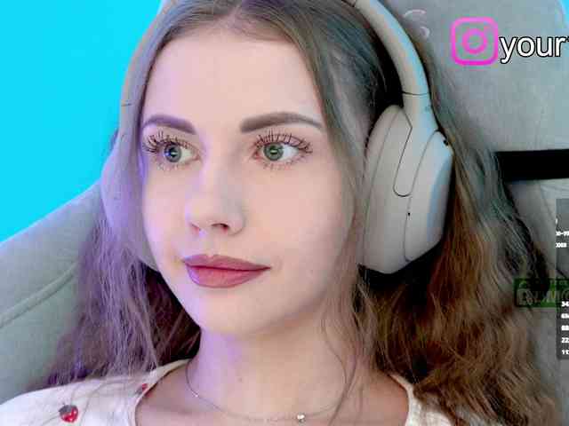 VikkiExtraCheese webcam